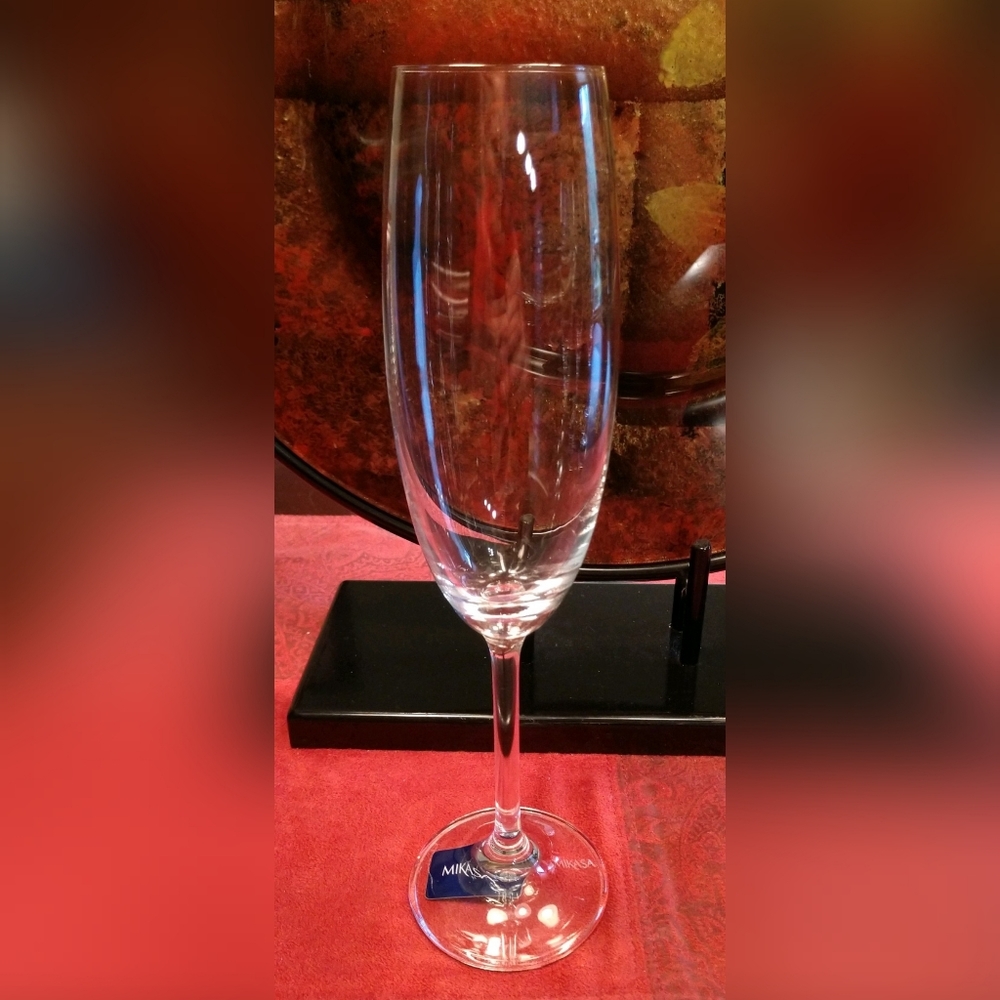 Mikasa-New-Julie Crystal Champagne Flutes - Picture 2 of 5